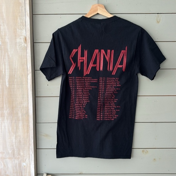 Black Graphic Shania Twain Tour T-Shirt - Picture 3 of 4